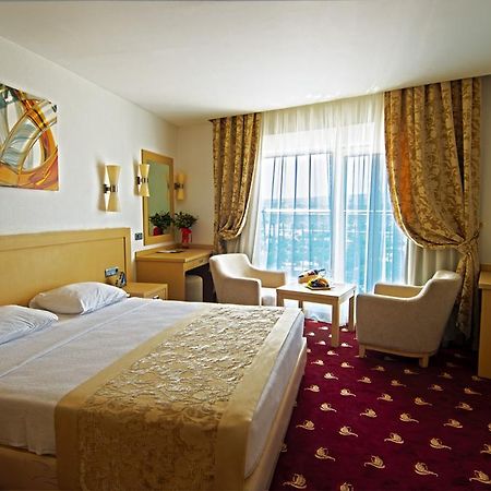 Lamos Resort Hotel & Convention Center Kumkuyu Экстерьер фото